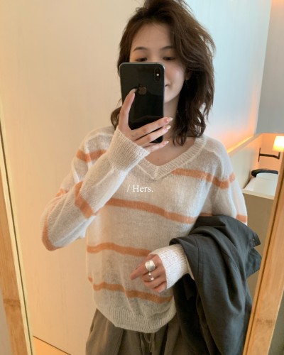 66769# 캐주얼 V넥 스트라이프