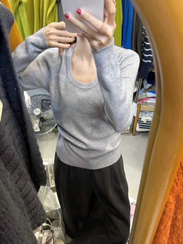 U넥 상의