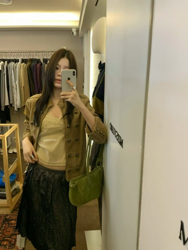 입술카라 단추 벨벳 자켓 레이