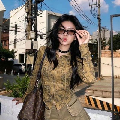 소프트 소재 슬림핏 미니멀 카모
