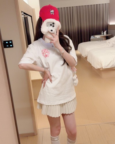 뉴 스타일 스터드 티셔츠