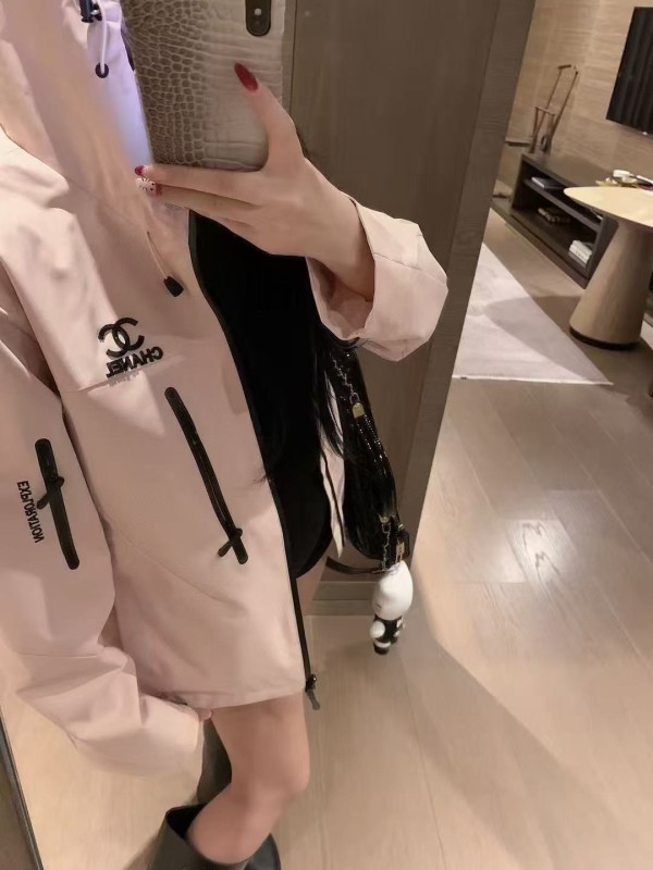 새로운 샤넬 스타일 스터드 패딩